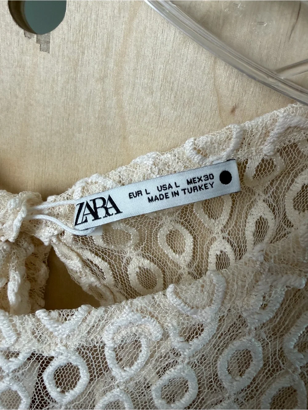 Zara Ivory Lace Long Sleeve Blouse – Size Large – NWT
